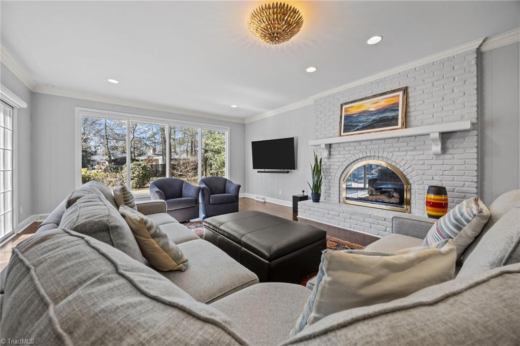 2815 St Regis Road Greensboro, NC 27408 - Photo 8 of 43