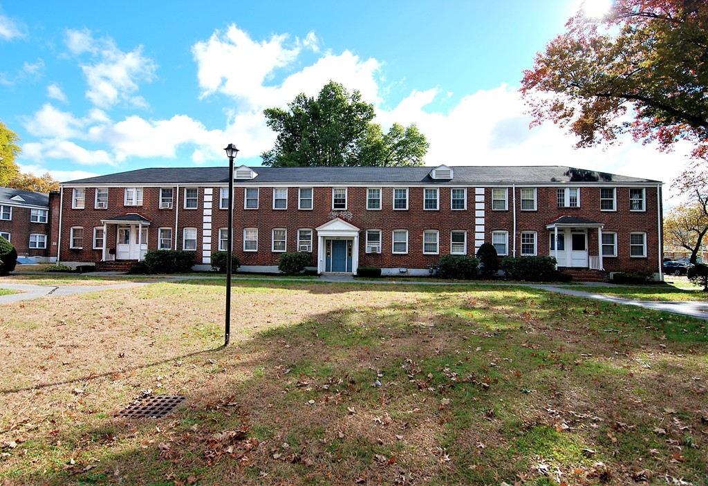 467 Cold Spring Avenue, Unit 2B West Springfield, MA 01089 - Photo 2 of 18 Gallery Image 2