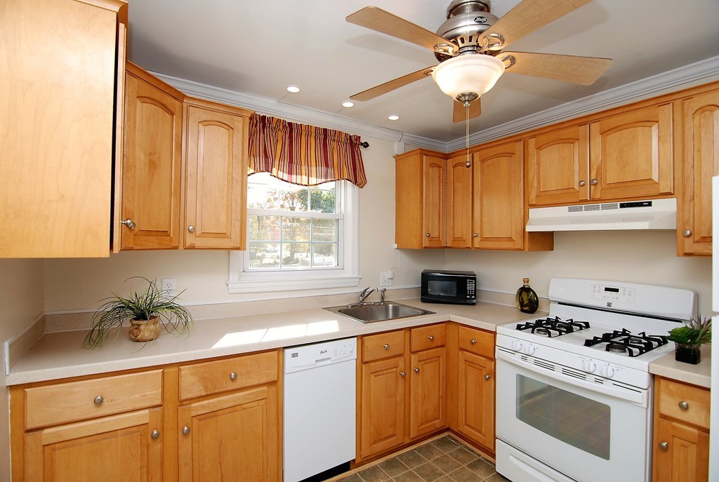 467 Cold Spring Avenue, Unit 2B West Springfield, MA 01089 - Photo 3 of 18 Gallery Image 3