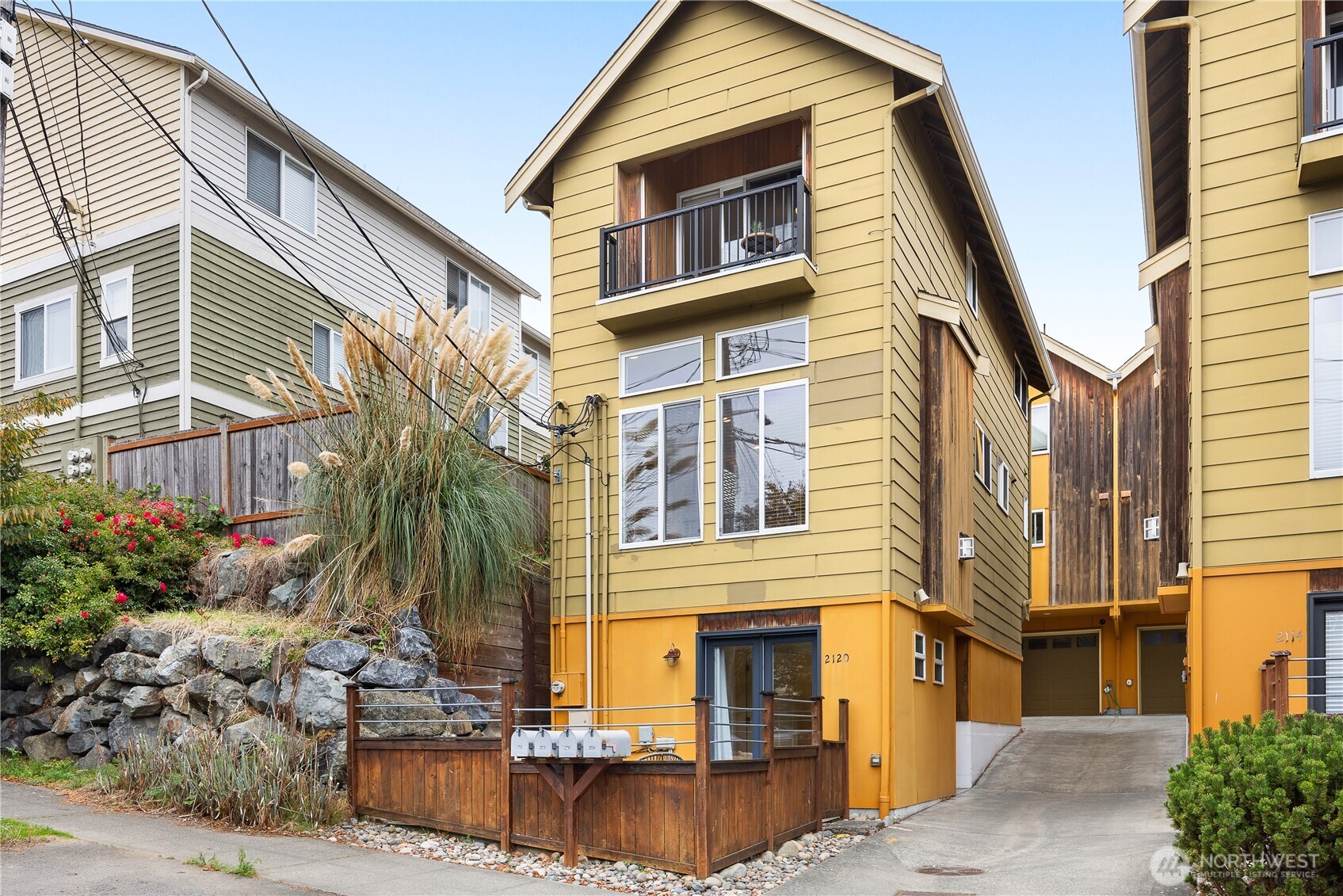 2120 West Ruffner Street Seattle, WA 98199 - Photo 1 of 27 Gallery Image 1