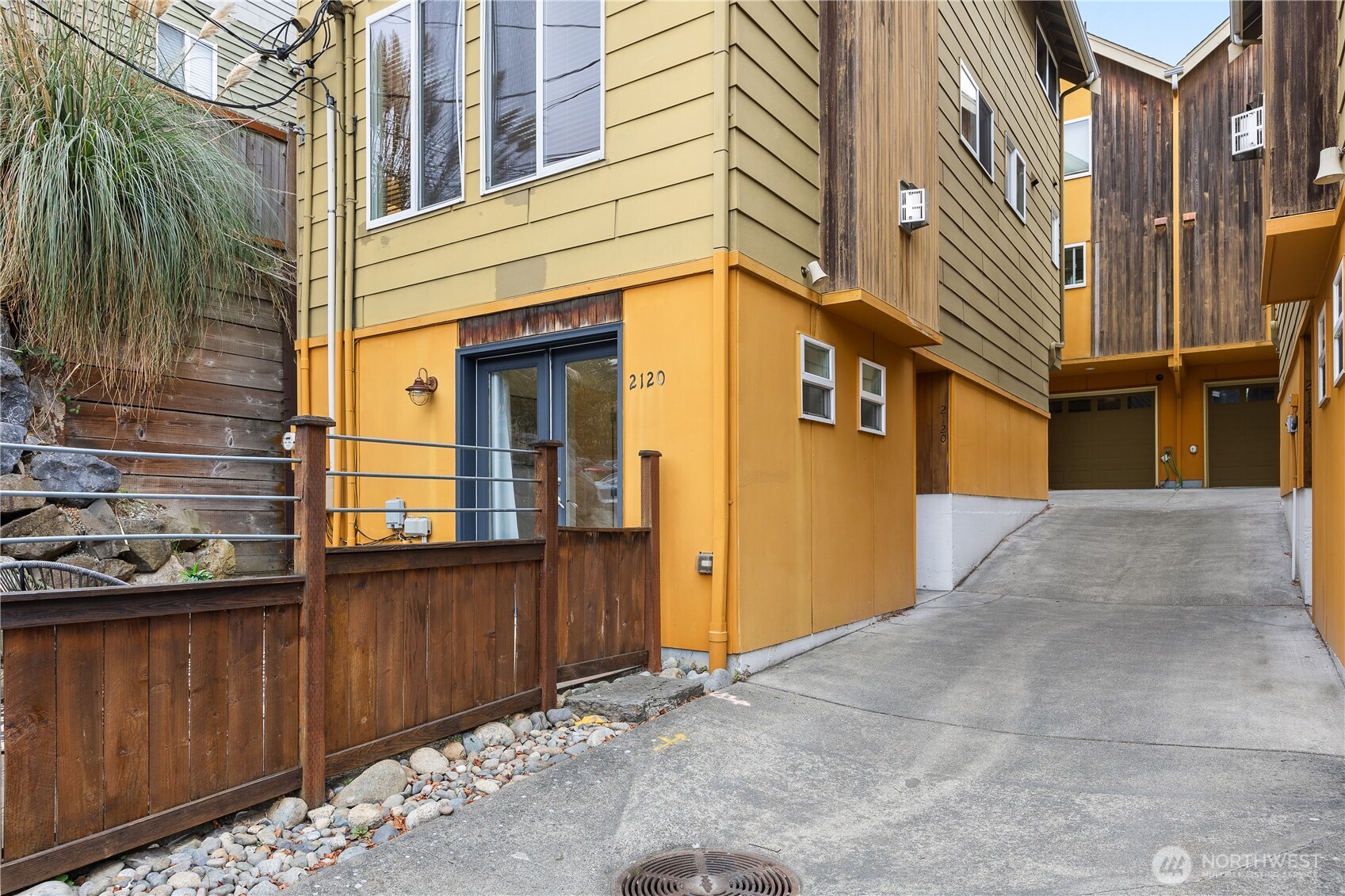 2120 West Ruffner Street Seattle, WA 98199 - Photo 25 of 27 Gallery Image 25