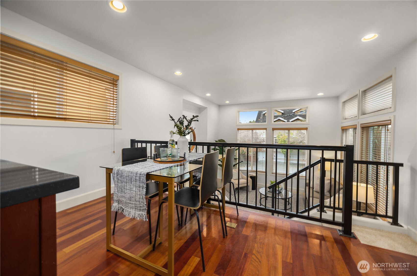 2120 West Ruffner Street Seattle, WA 98199 - Photo 10 of 27 Gallery Image 10