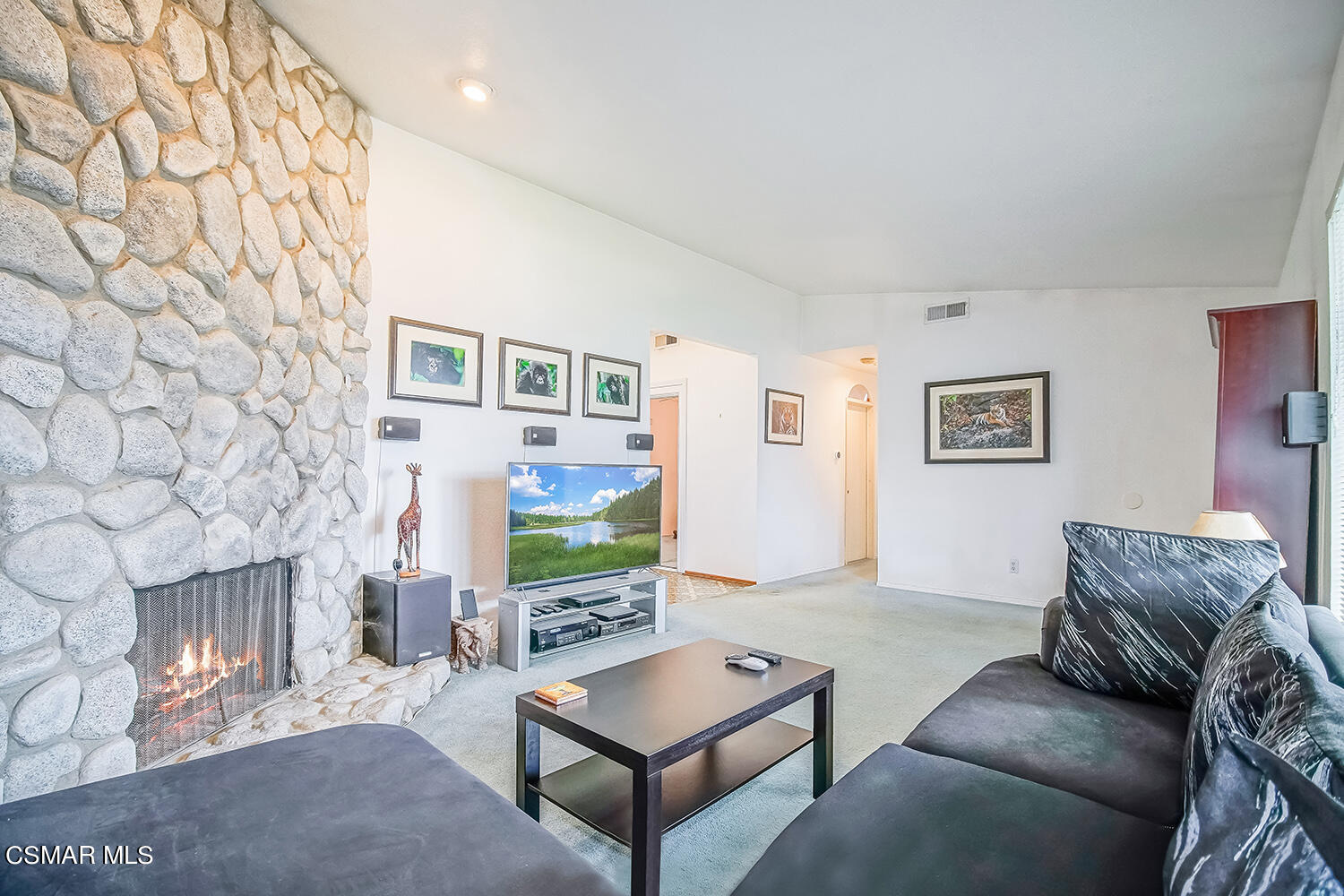 6443 Pepperdine Circle Moorpark, CA 93021 - Photo 9 of 32 LIVING ROOM