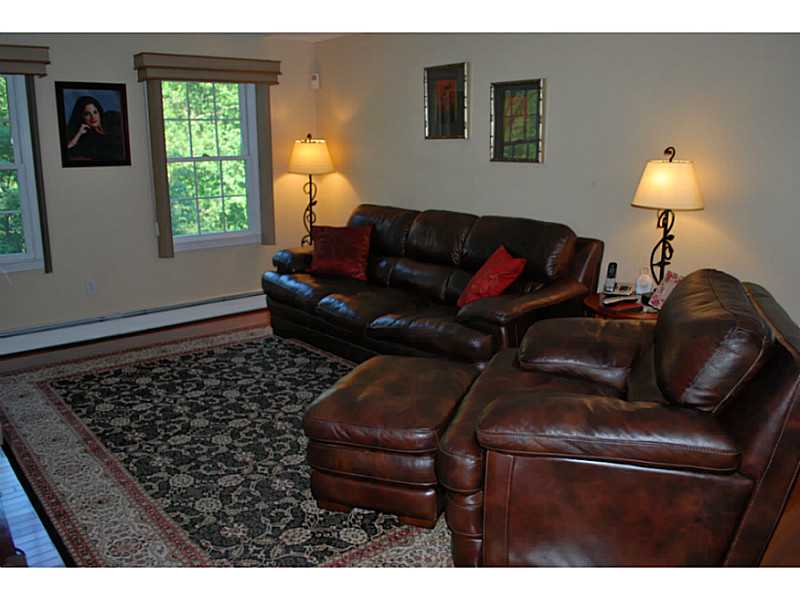 1 Tallwood Road Lincoln, RI 02865 - Photo 13 of 25 Living Room.