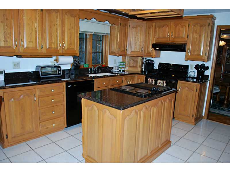 1 Tallwood Road Lincoln, RI 02865 - Photo 8 of 25 Kitchen.