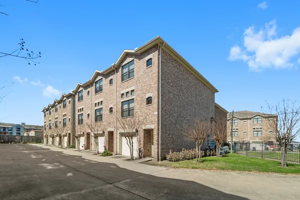 $1,850 | 2710 Hullsmith Drive, Unit 1301, Houston, TX 77063