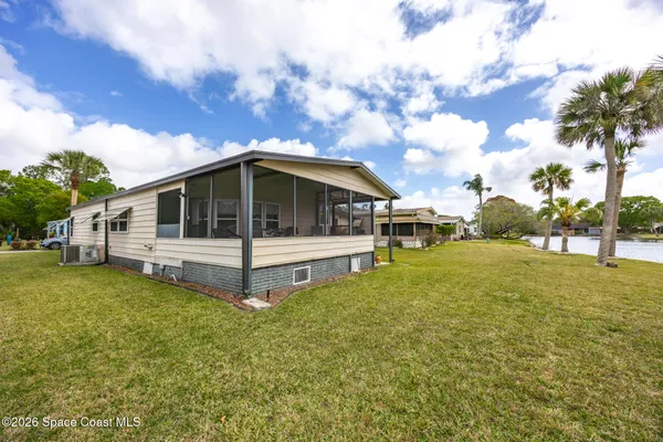 a view of a tennis court
