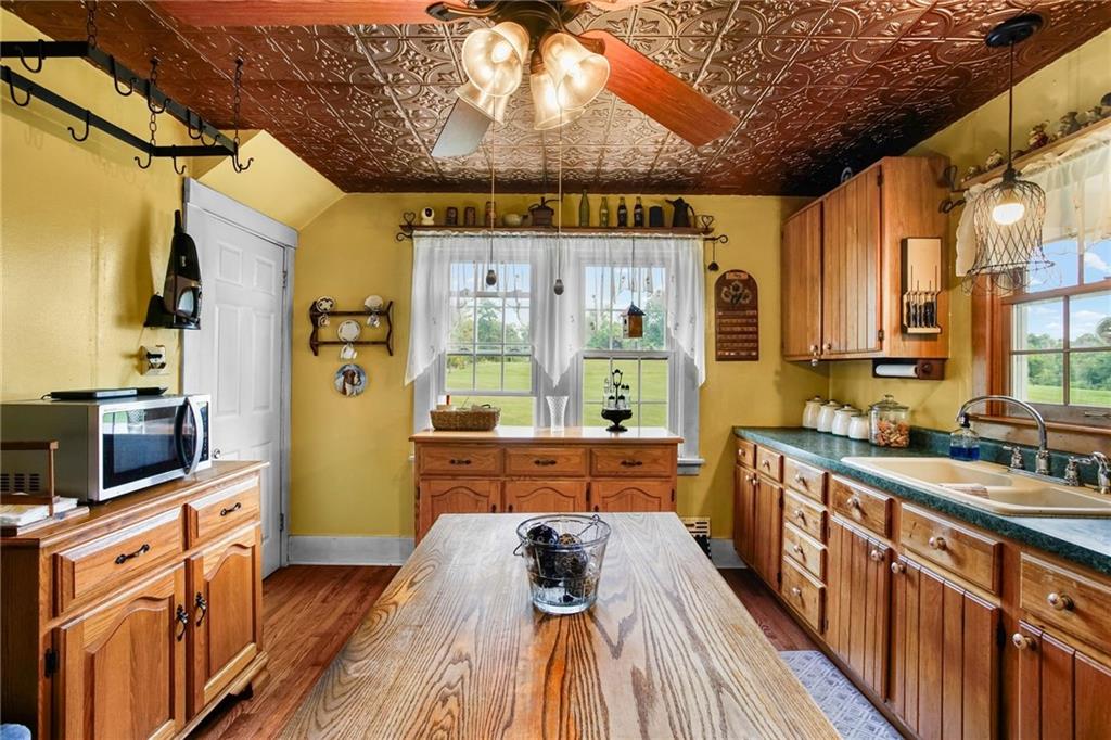 2440 Henry Road Sewickley, PA 15143 - Photo 7 of 18 Gallery Image 7