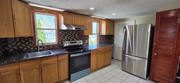 $3,400 | 33 George Street, Unit 2, Everett, MA 02149