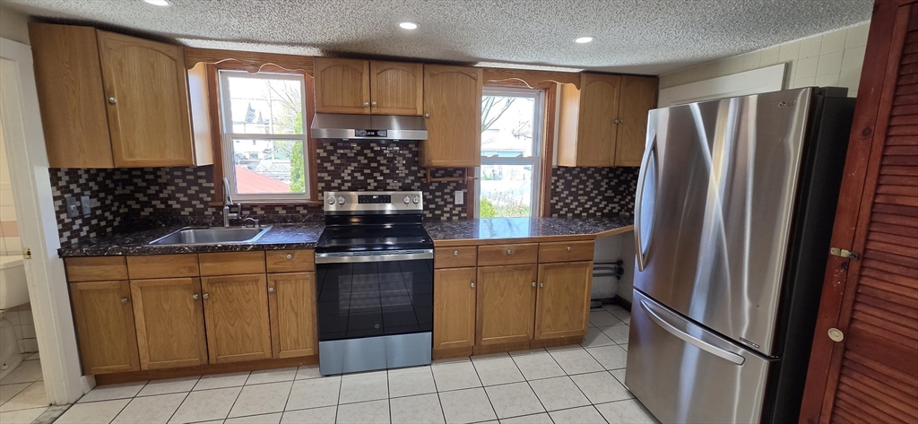 33 George Street, Unit 2 Everett, MA 02149 - Photo 4 of 24