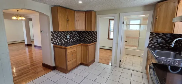 $3,400 | 33 George Street, Unit 2, Everett, MA 02149
