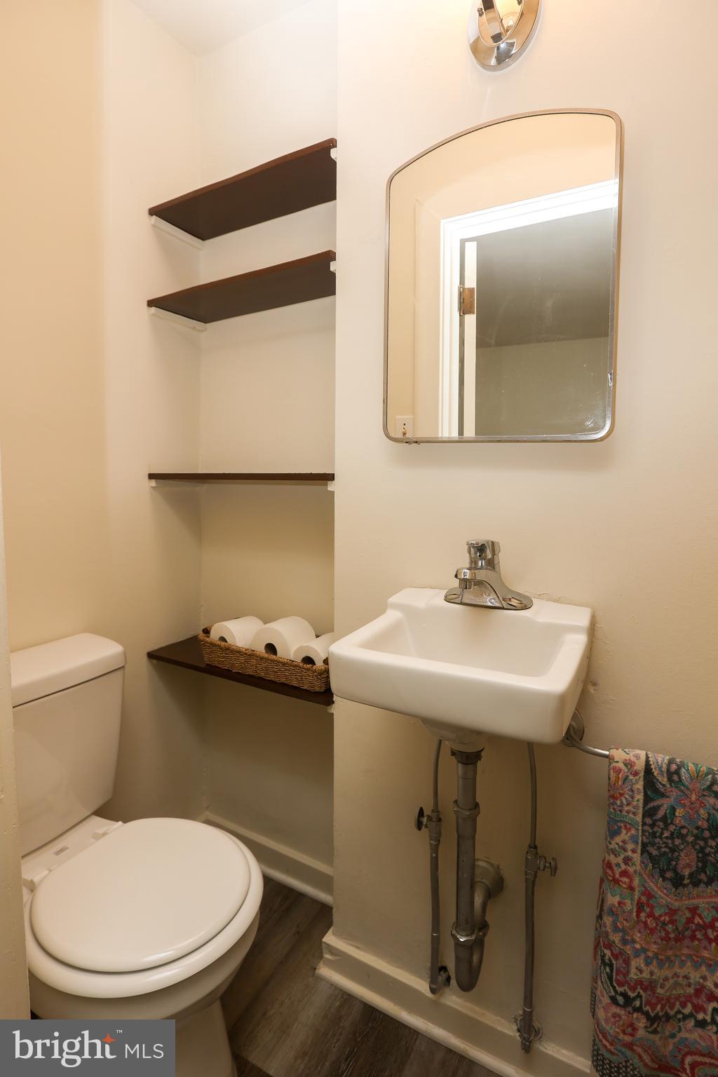 737 Humphreys Road Ardmore, PA 19003 - Photo 8 of 21 Full bath - 1st floor