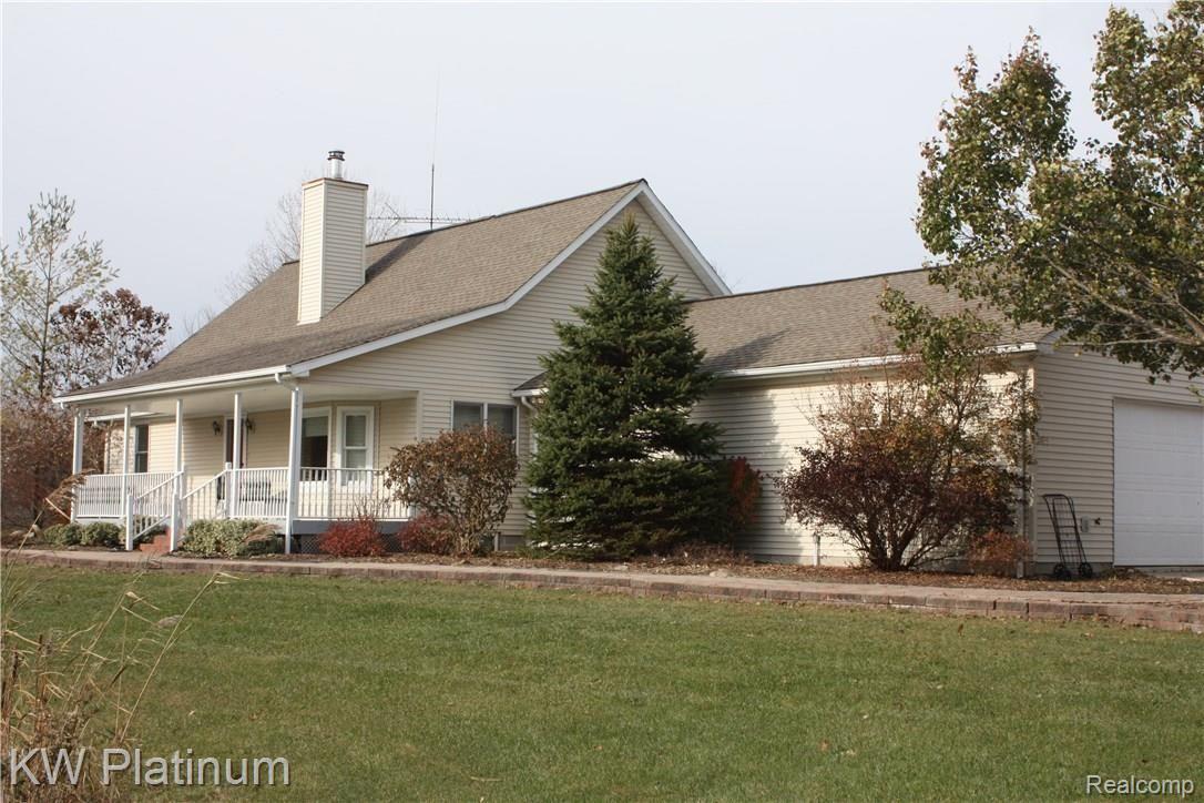 7200 Drexler Road St. Clair, MI 48079 - Photo 4 of 58 IMG_9845.JPG