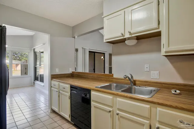 $232,000 | 3020 Cedarwood Village Lane, Pensacola, FL 32514