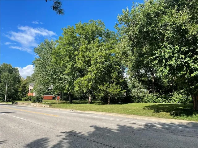 $450,000 | 4417 Rainbow Boulevard, Kansas City, KS 66103