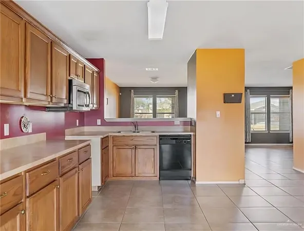 $2,500 | 2002 West Roosevelt Street, Weslaco, TX 78599