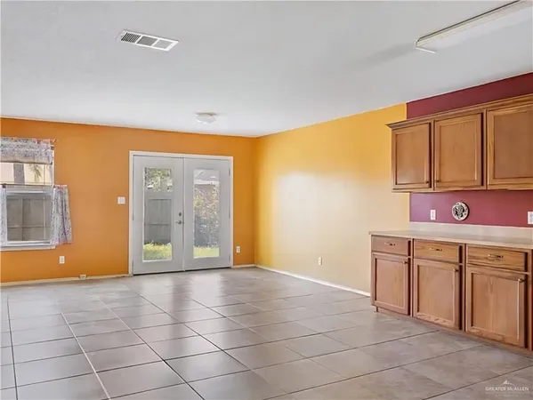 $2,500 | 2002 West Roosevelt Street, Weslaco, TX 78599