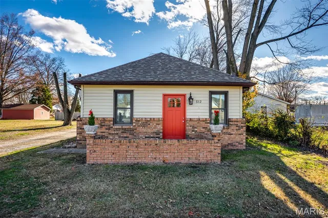 $119,900 | 512 Nicholls Street, Livingston, IL 62058