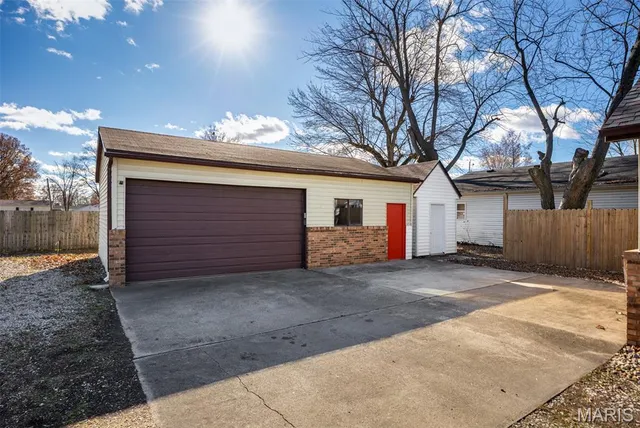 $119,900 | 512 Nicholls Street, Livingston, IL 62058