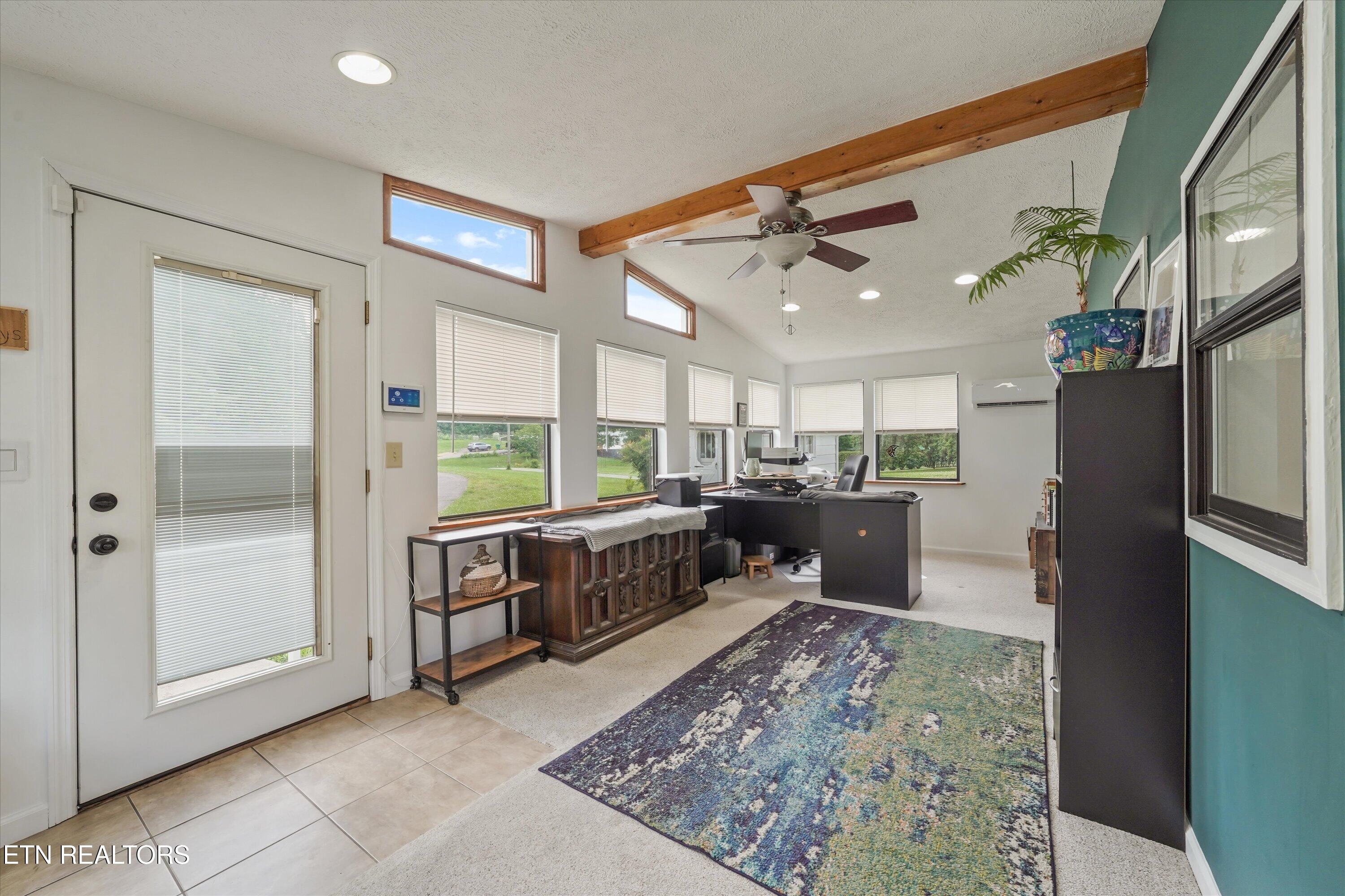 127 Mountain Road Oliver Springs, TN 37840 - Photo 3 of 36 Sunroom/Den