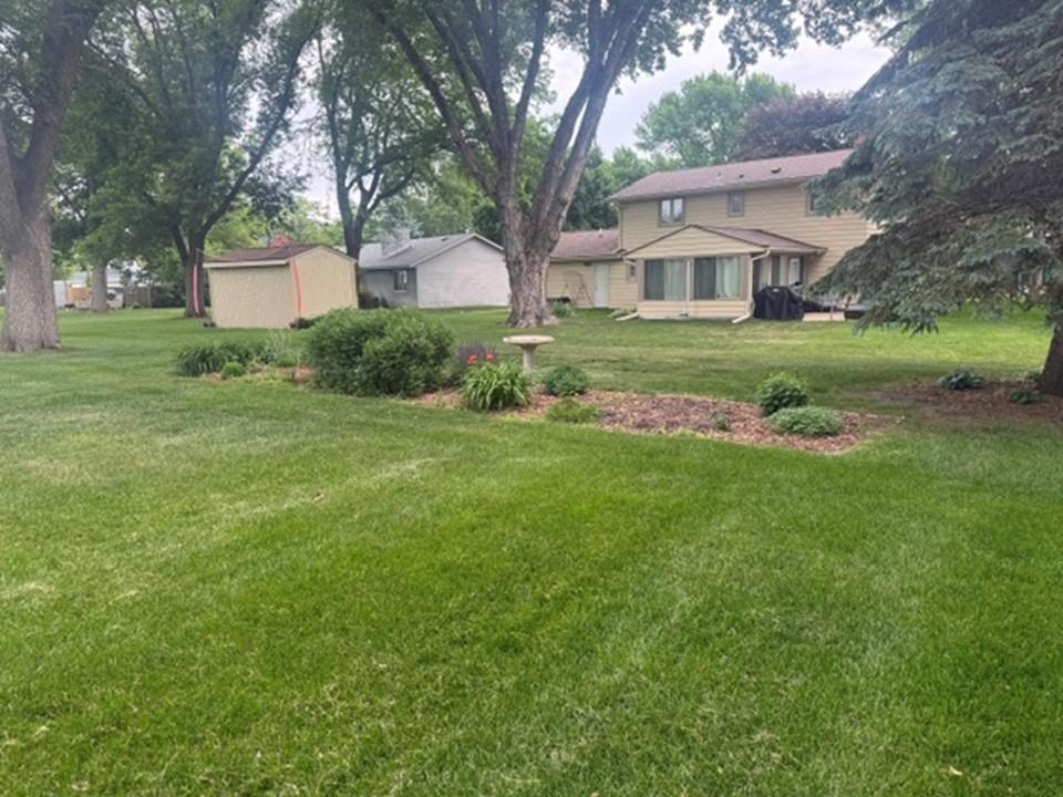 311 Meredith Road Albert Lea, MN 56007 - Photo 3 of 22