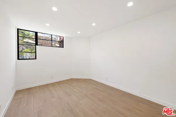 $6,750 | 29233 Heathercliff Road, Unit 4, Malibu, CA 90265