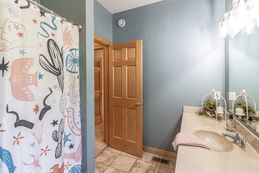 124 Jay Street Le Sueur, MN 56058 - Photo 33 of 57