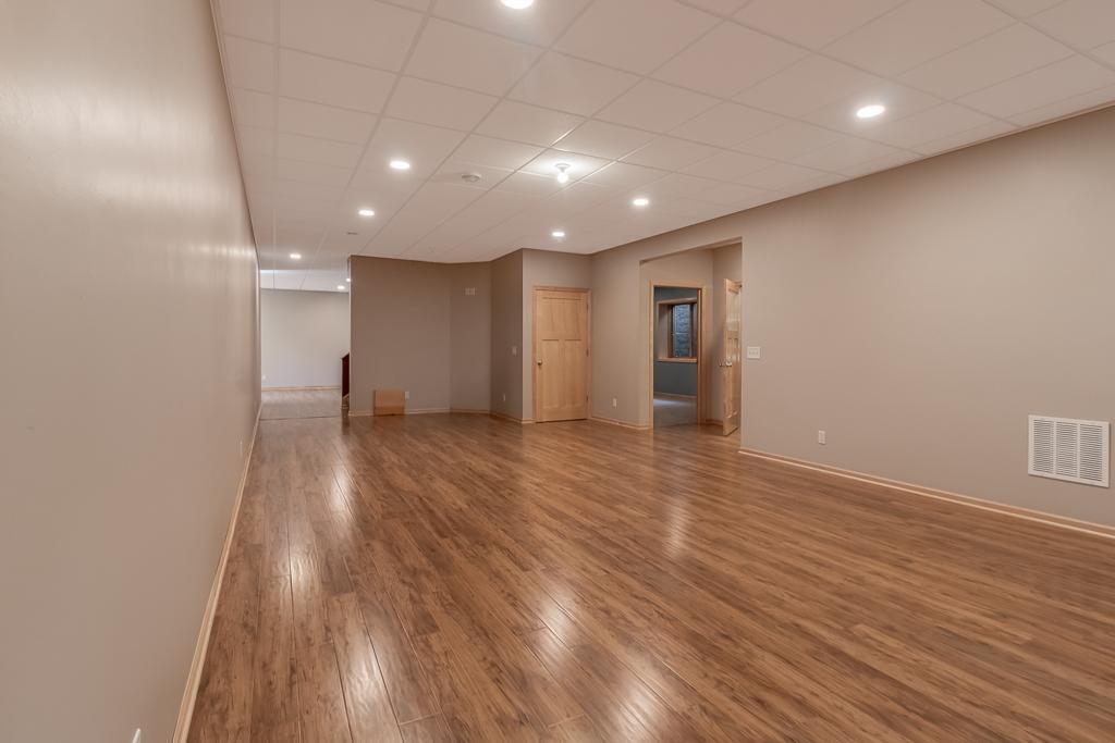 124 Jay Street Le Sueur, MN 56058 - Photo 40 of 57