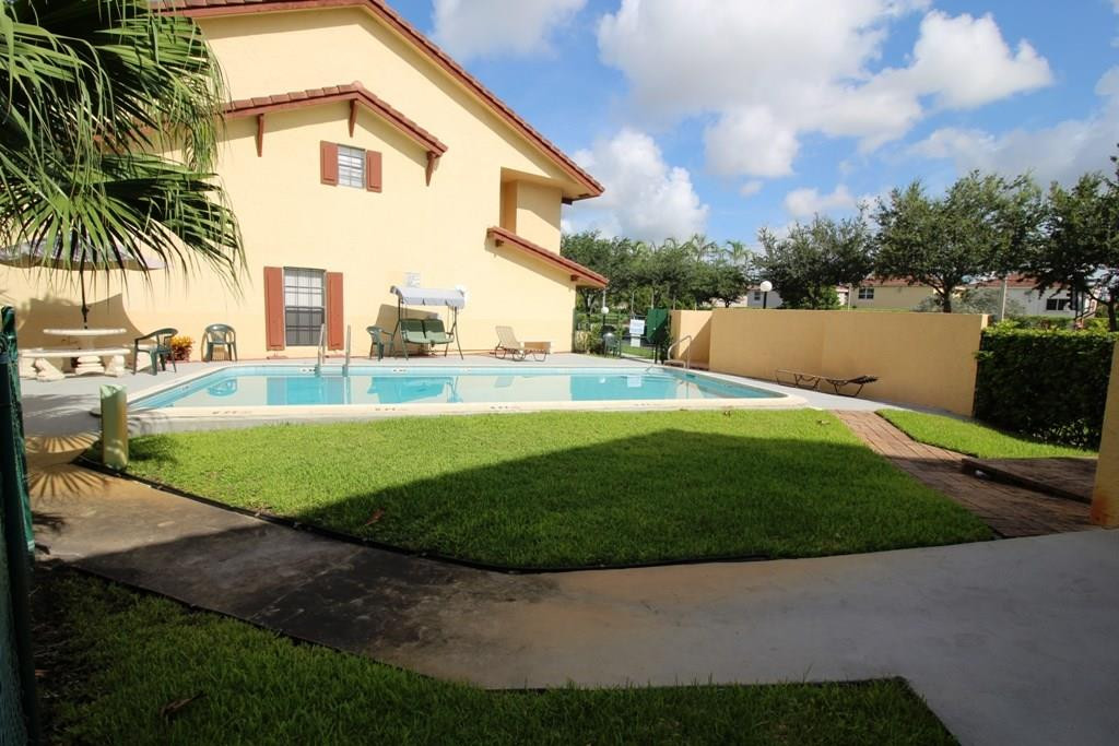 10904 West Sample Road, Unit C4 Coral Springs, FL 33065 - Photo 4 of 14 Photo 4