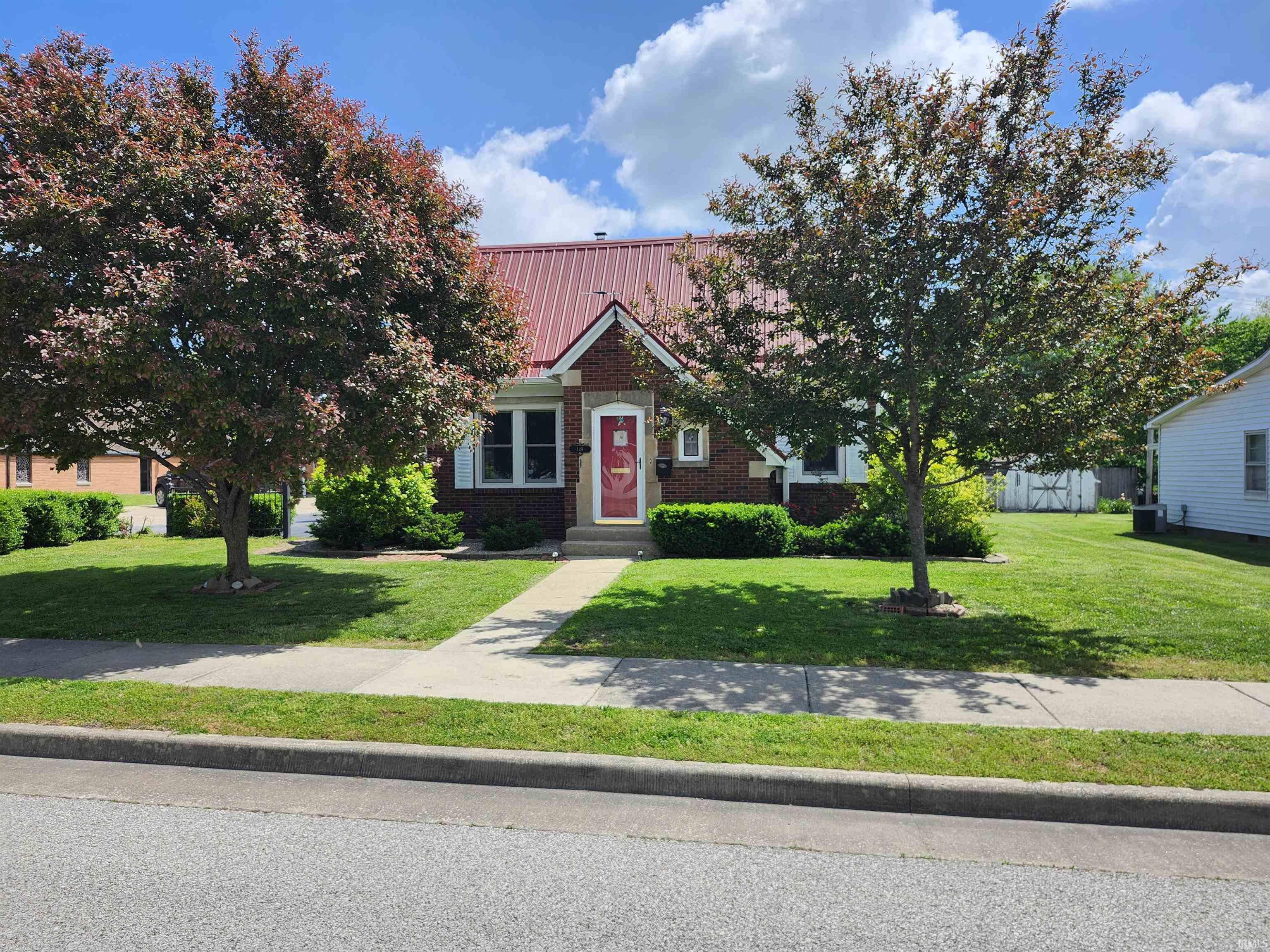 449 4th Street Northeast Linton, IN 47441 - Photo 2 of 36