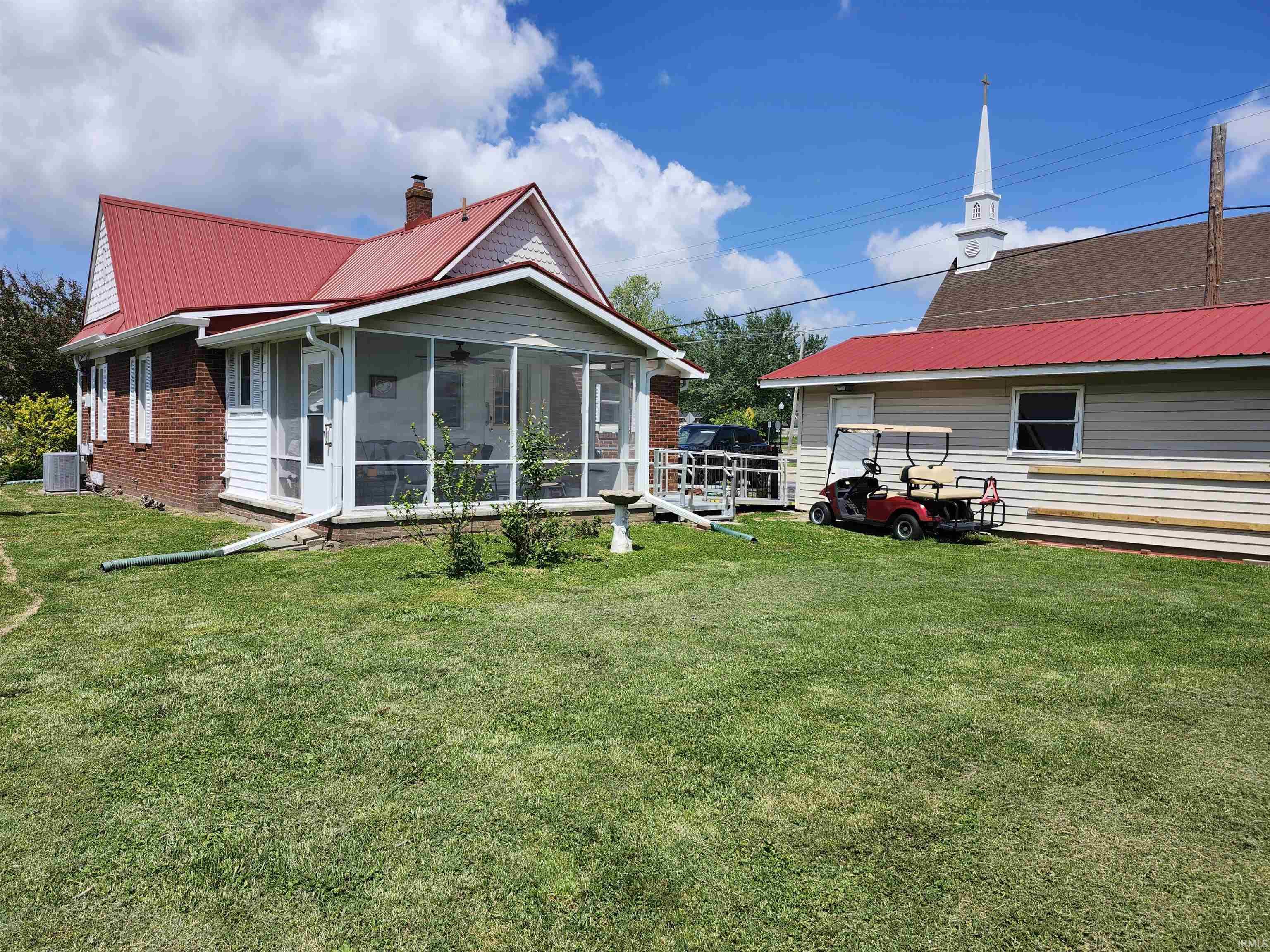 449 4th Street Northeast Linton, IN 47441 - Photo 4 of 36
