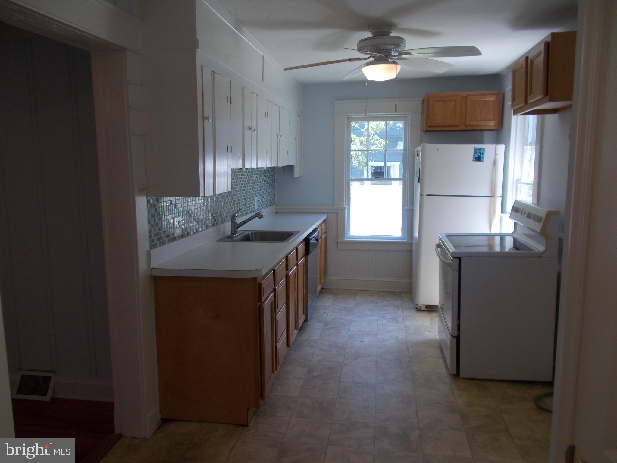 1780 Beachfield Road Annapolis, MD 21409 - Photo 14 of 27 Country Kitchen With Nice Counter Space