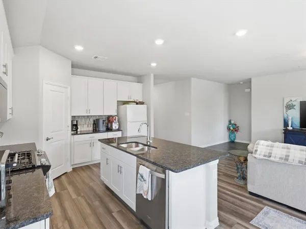 $2,500 | 410 Dempsey Drive, McKinney, TX 75071