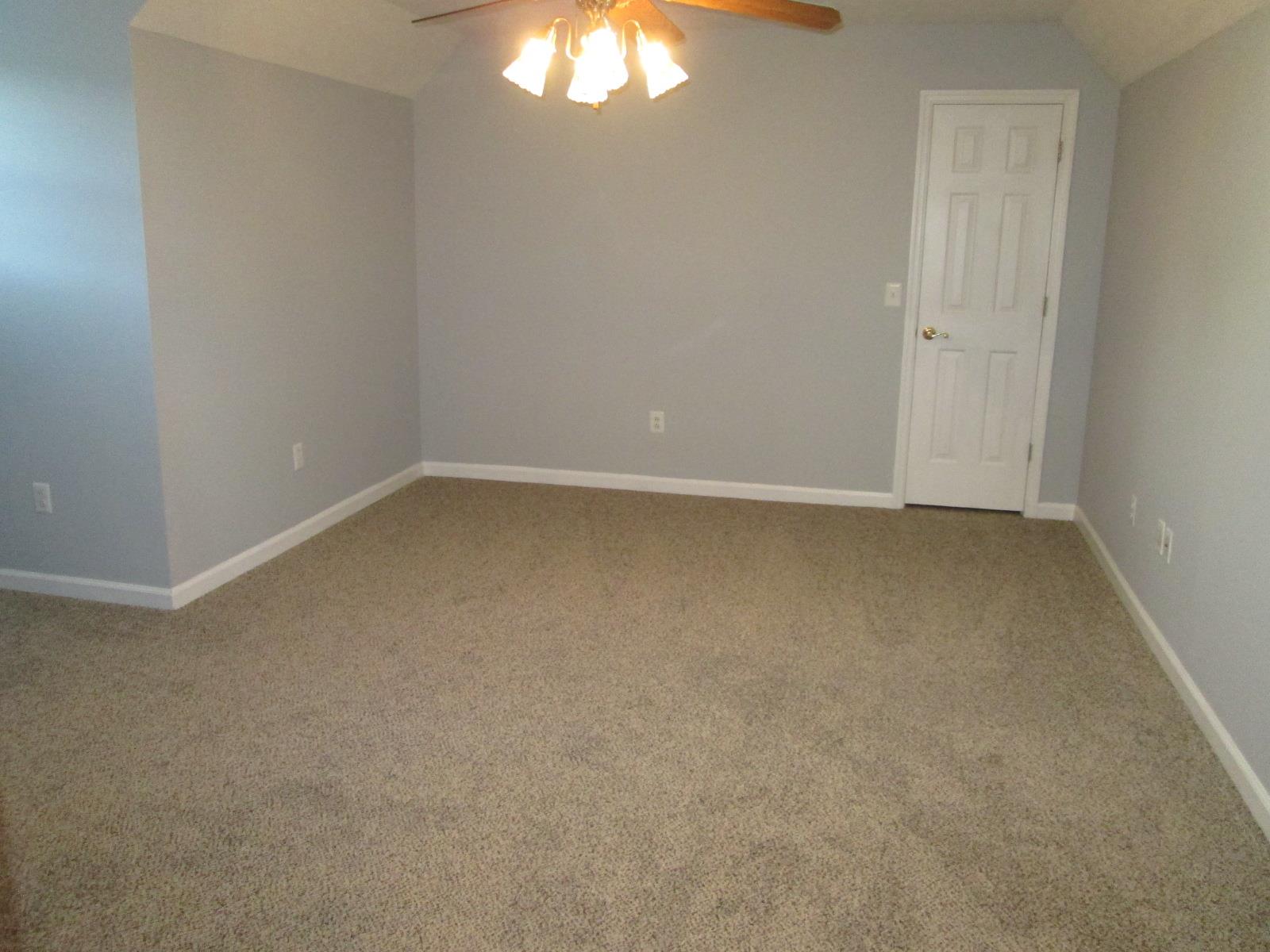 708 3rd Avenue West Springfield, TN 37172 - Photo 17 of 30 a view of an empty room and window