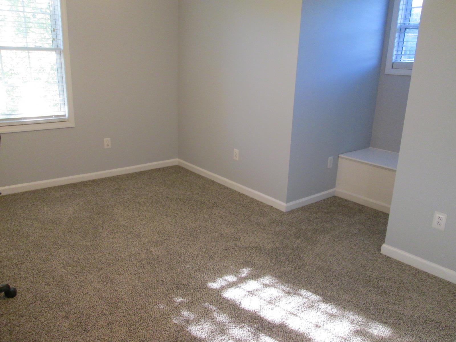708 3rd Avenue West Springfield, TN 37172 - Photo 20 of 30 an empty room with a window