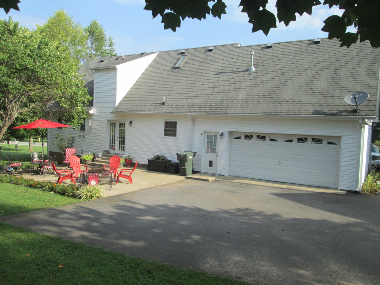 708 3rd Avenue West Springfield, TN 37172 - Photo 26 of 30 an outdoor space with garden view