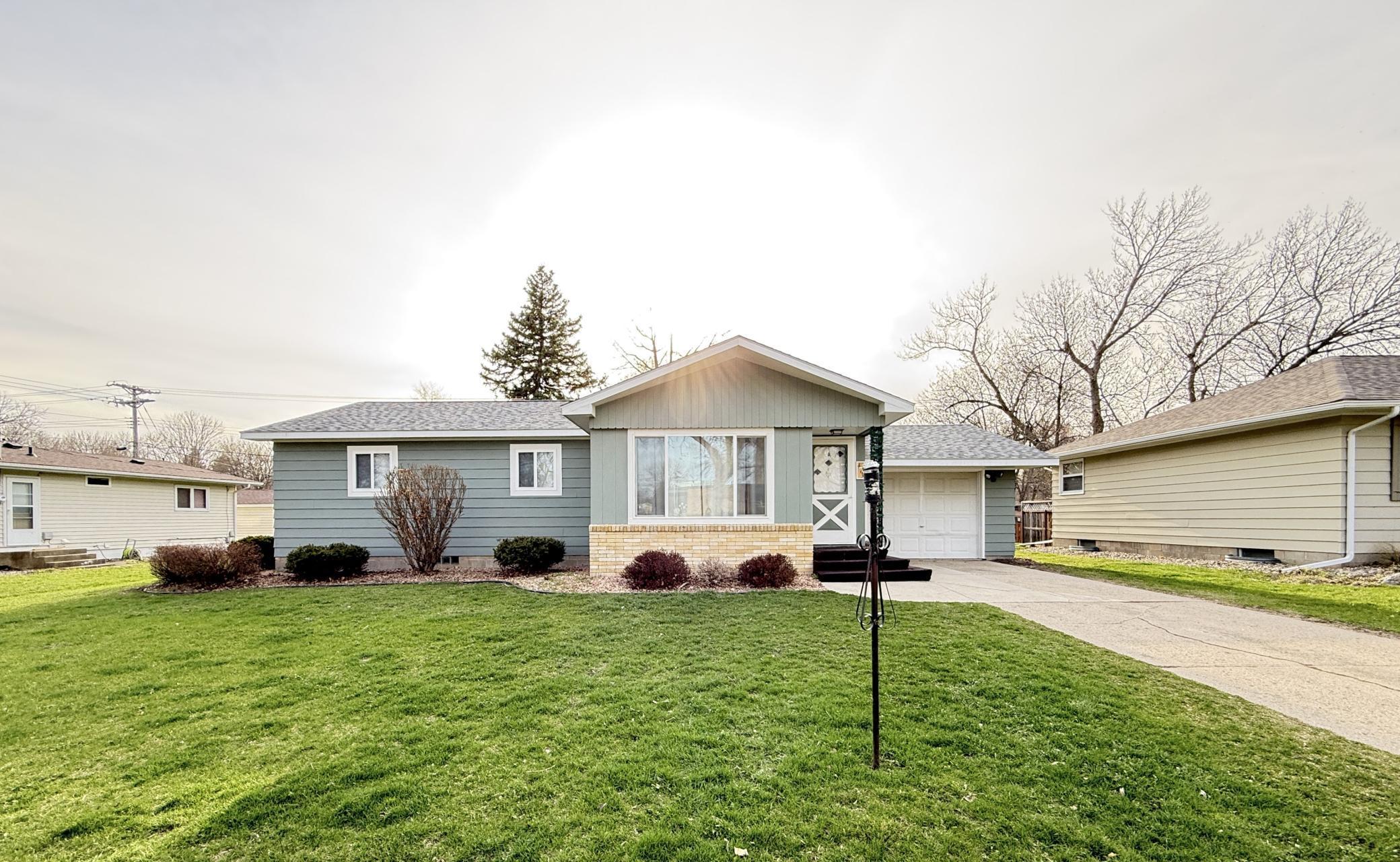 413 South 13th Street Montevideo, MN 56265 - Photo 3 of 41