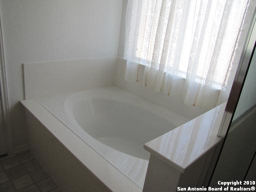 8026 Rio NIEBLA San Antonio, TX 78249 - Photo 12 of 15