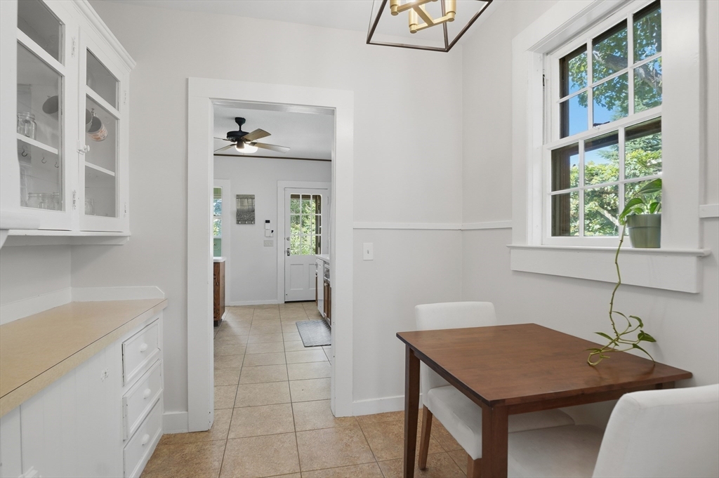 38 Oxford Street Springfield, MA 01108 - Photo 12 of 42