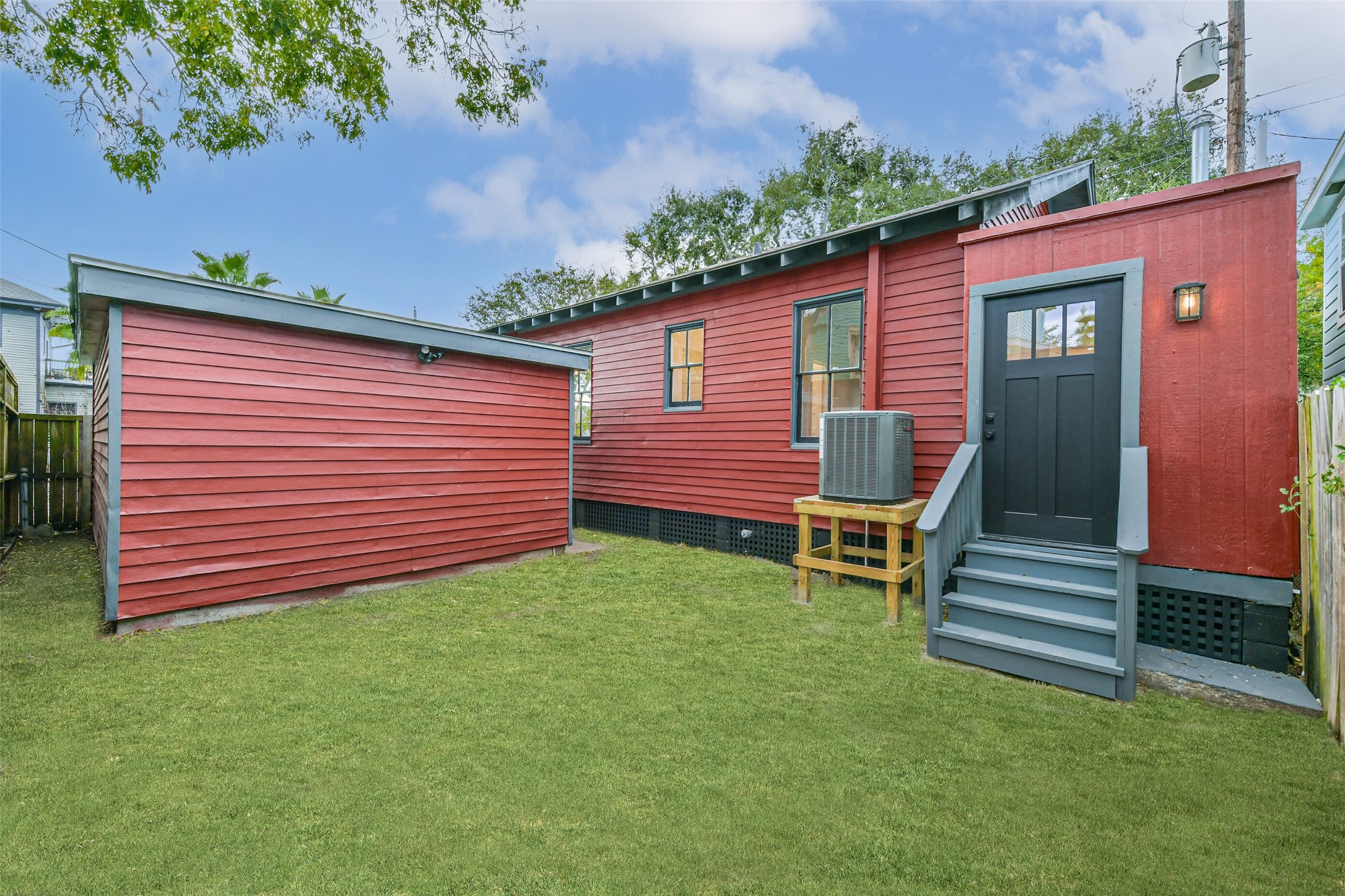 1616 38th Street Galveston, TX 77550 - Photo 25 of 26 a view of a backyard with a garden