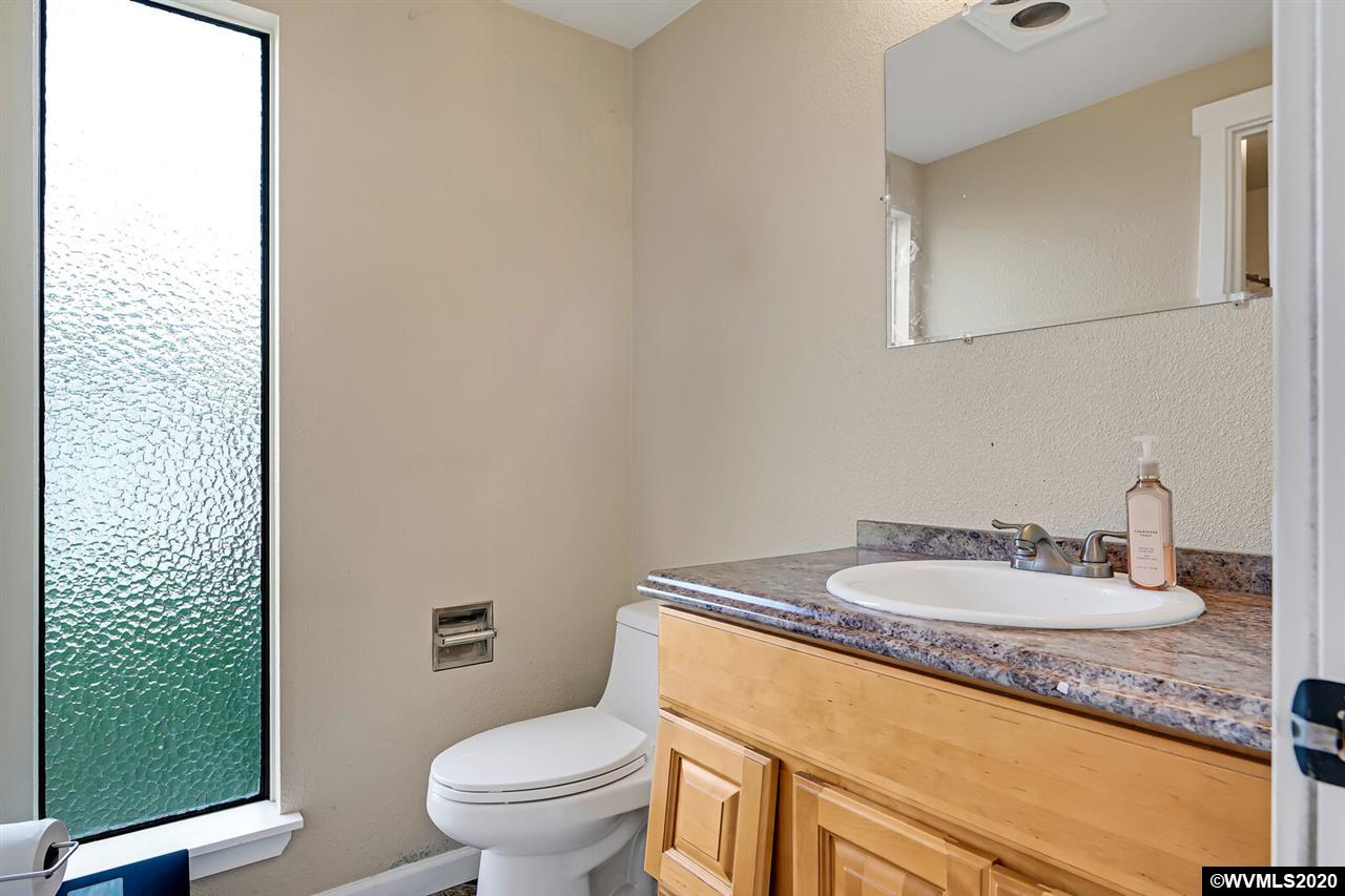 745 West Airway Road Lebanon, OR 97355 - Photo 15 of 28 Gallery Image 15