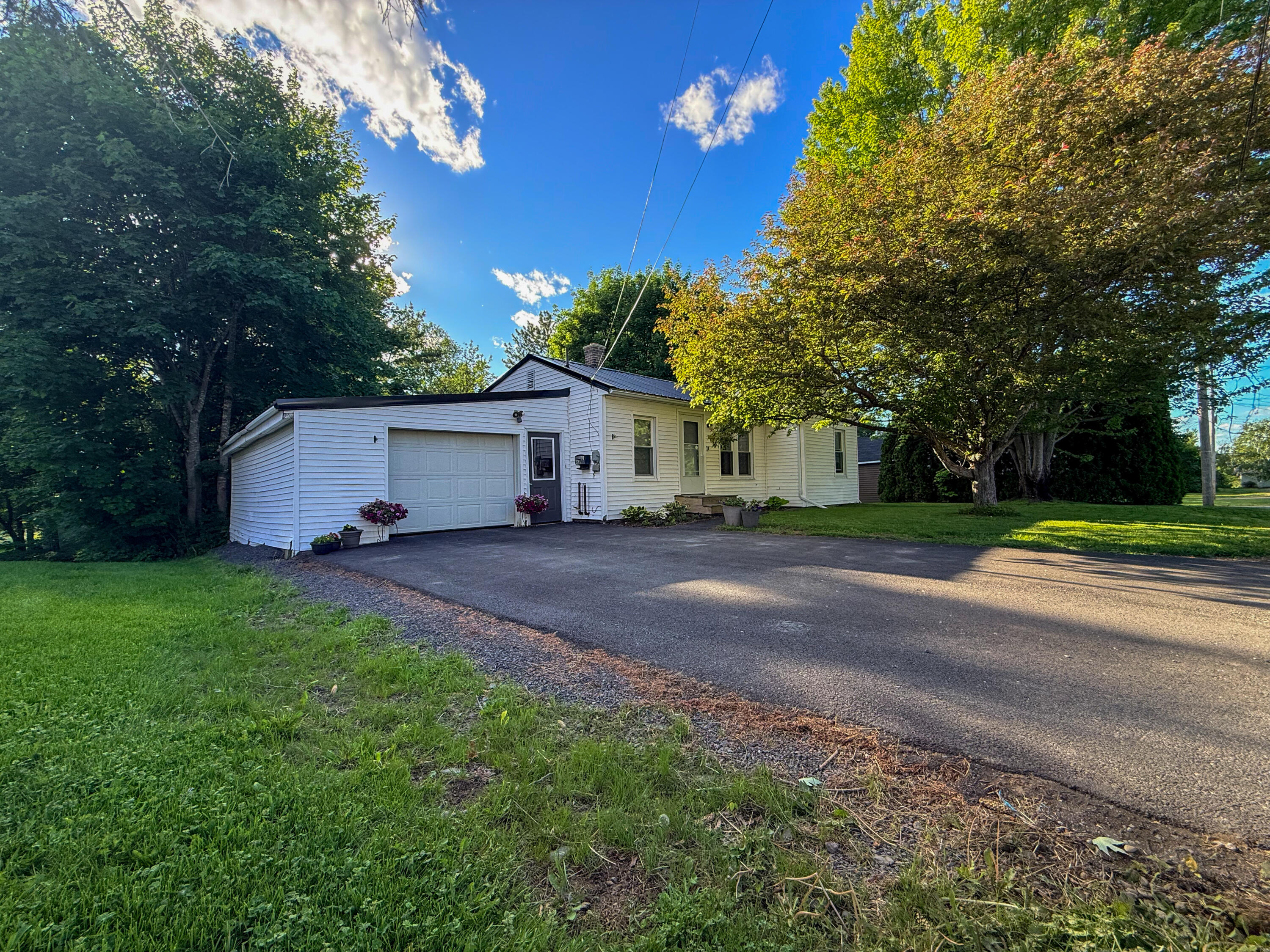 12 Winchester Street Presque Isle, ME 04769 - Photo 1 of 33 IMG_8112