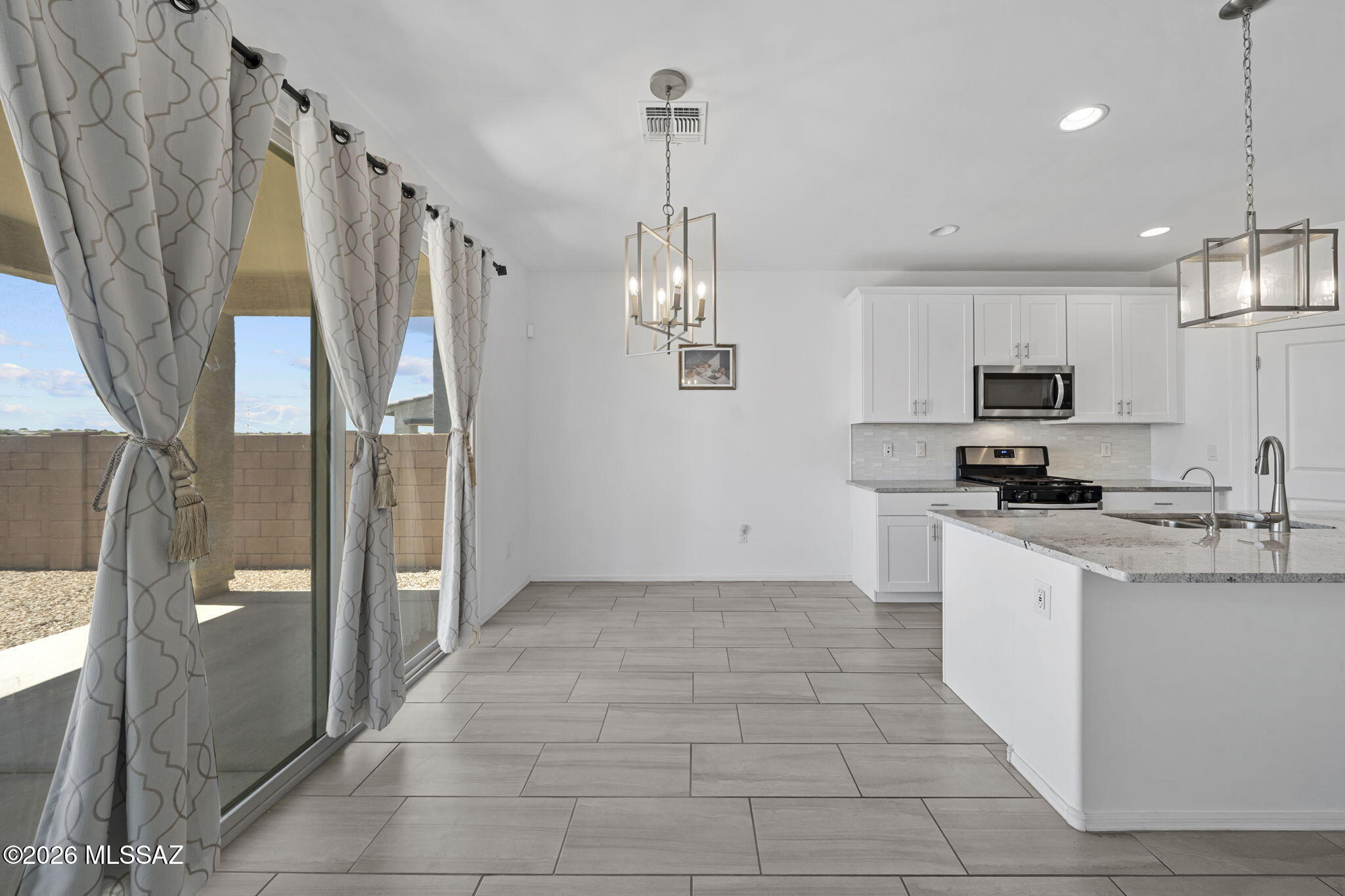 14020 East Golden Oaks Road Vail, AZ 85641 - Photo 13 of 42