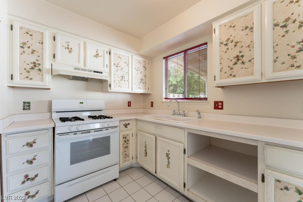 913 Wilson Cliffs Road Las Vegas, NV 89128 - Photo 13 of 33