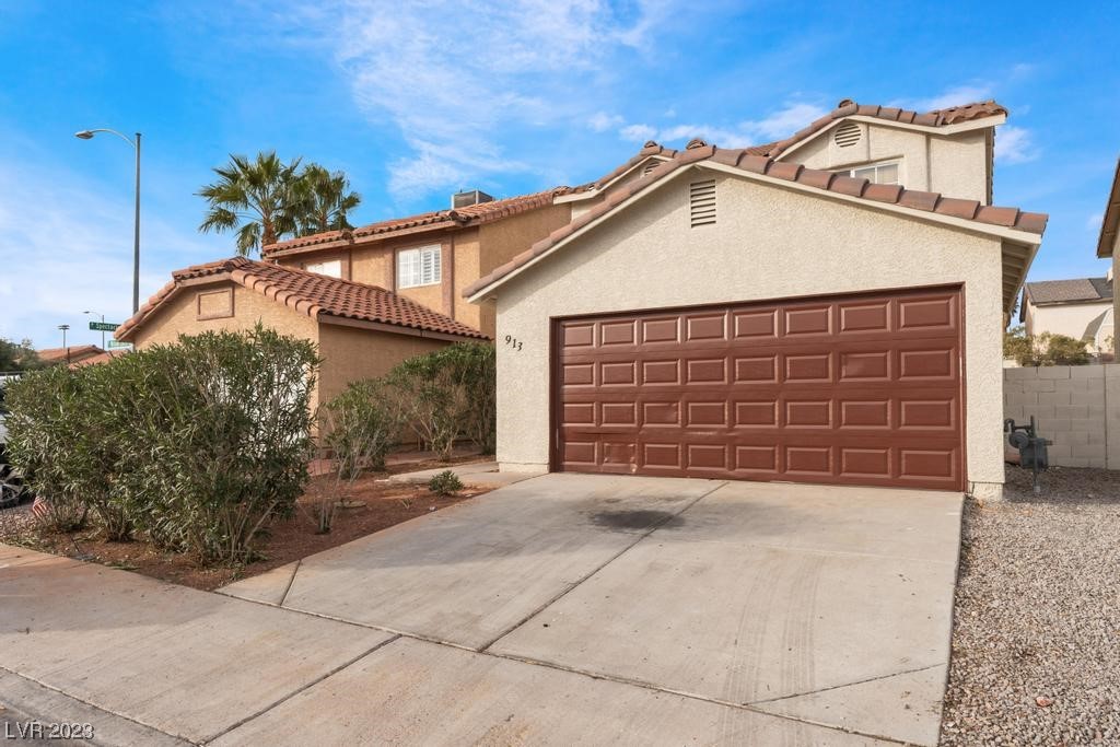 913 Wilson Cliffs Road Las Vegas, NV 89128 - Photo 3 of 33