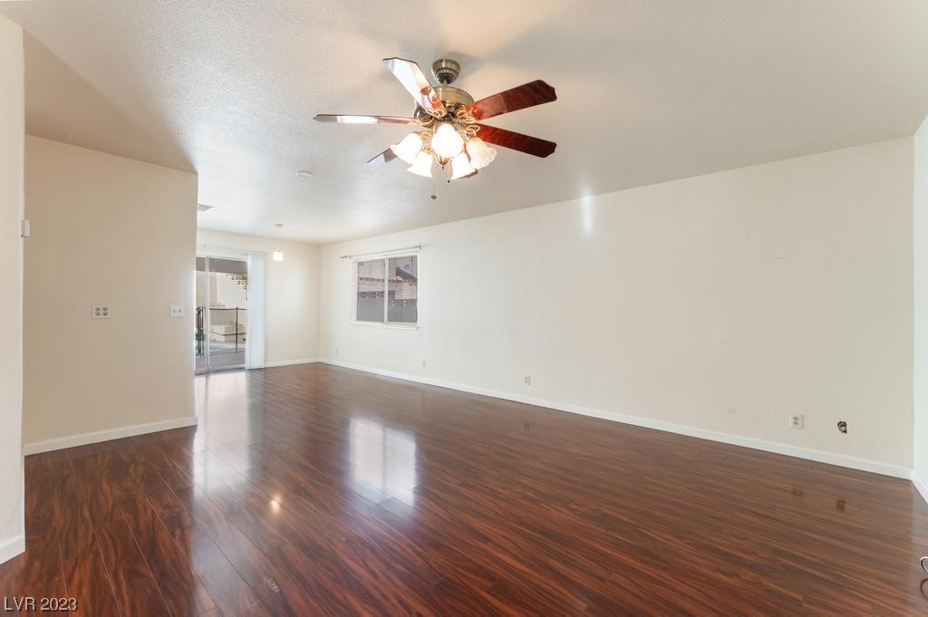 913 Wilson Cliffs Road Las Vegas, NV 89128 - Photo 5 of 33