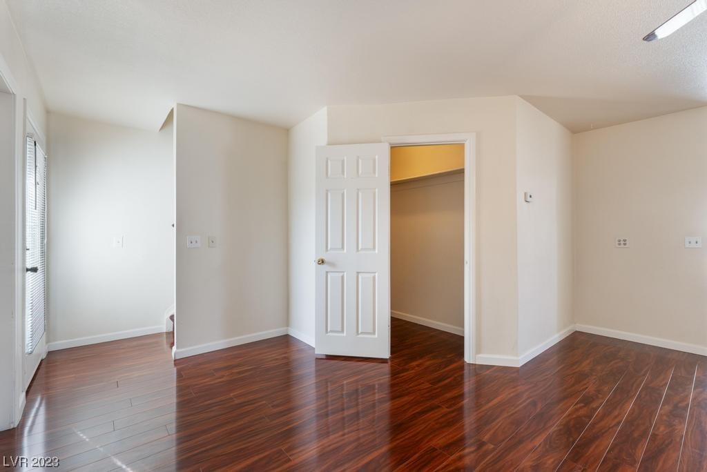 913 Wilson Cliffs Road Las Vegas, NV 89128 - Photo 6 of 33