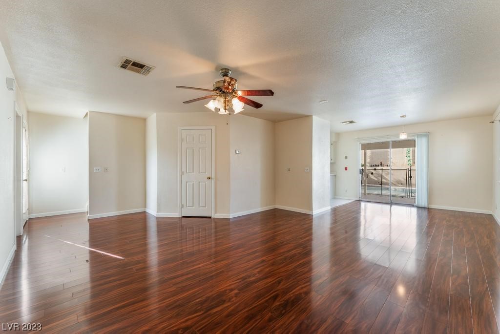 913 Wilson Cliffs Road Las Vegas, NV 89128 - Photo 7 of 33