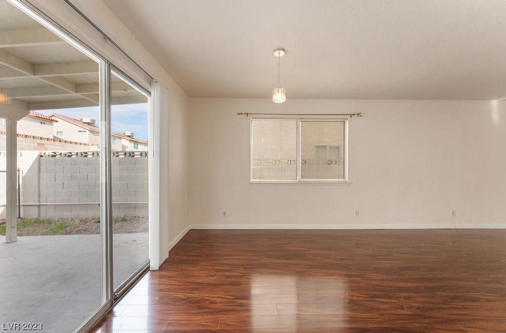 913 Wilson Cliffs Road Las Vegas, NV 89128 - Photo 10 of 33
