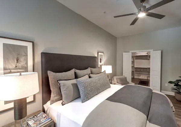 $1,740 | 2111 Austin Street, Unit 217, Houston, TX 77002
